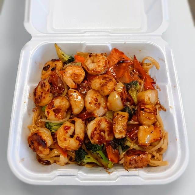 Shrimp & Scallop Noodle.